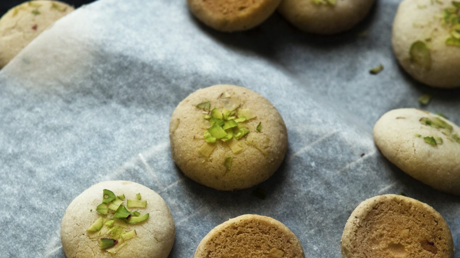 Is Parchment Paper Safe In Oven, Cooking, Toxicity & Burning