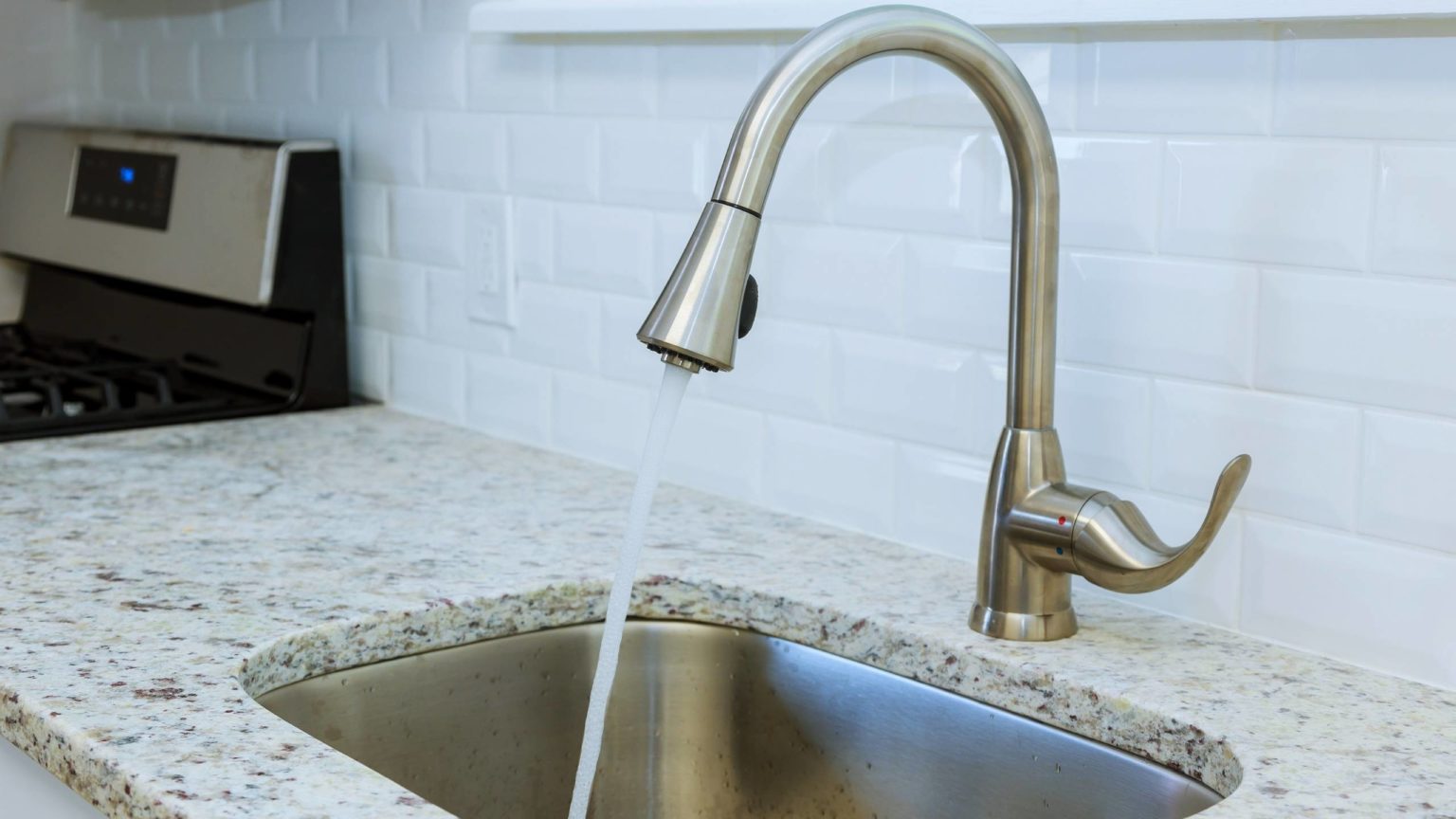 10 Best Kitchen Faucets for Hard Water 2023 (Buyer’s Guide) Kitchenfeeds