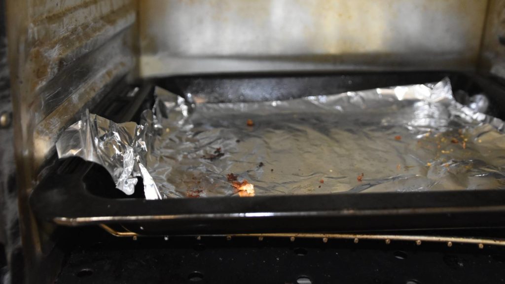 aluminum foil in toaster oven
