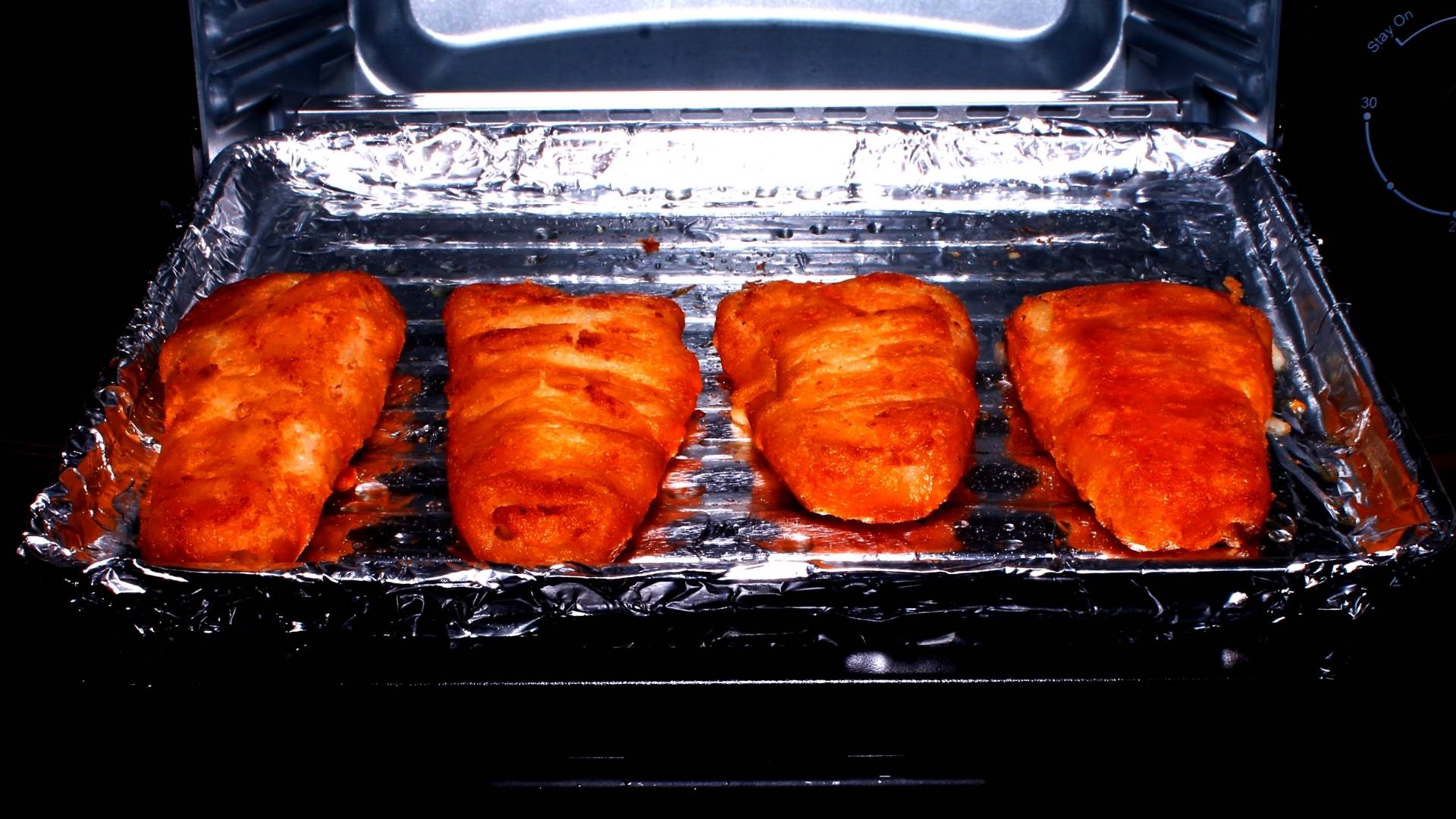 Can You Put Aluminum Foil, Parchment Paper & Wax Paper In The Toaster