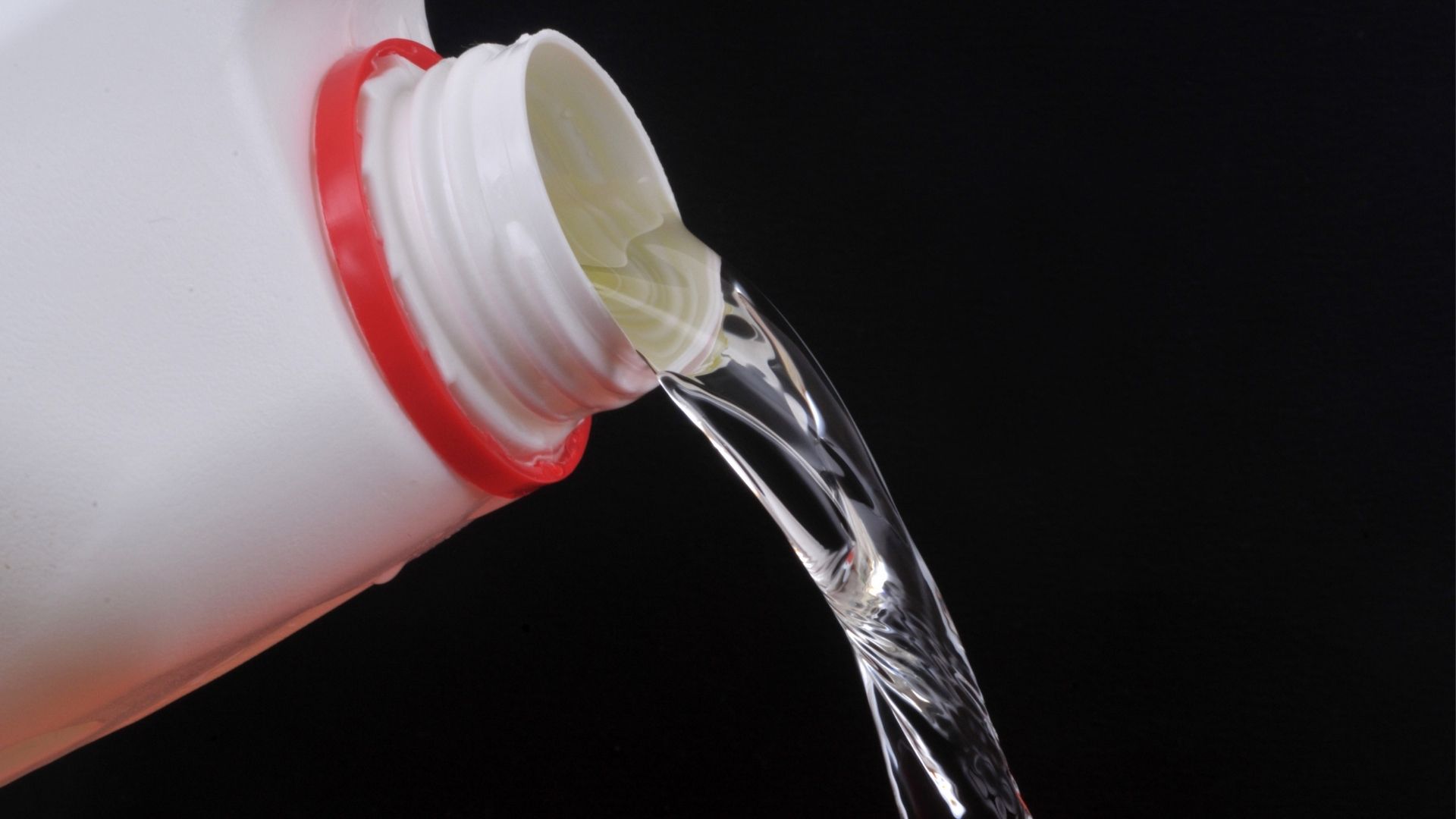 Can Bleach Be Poured Down the Drain? Kitchenfeeds