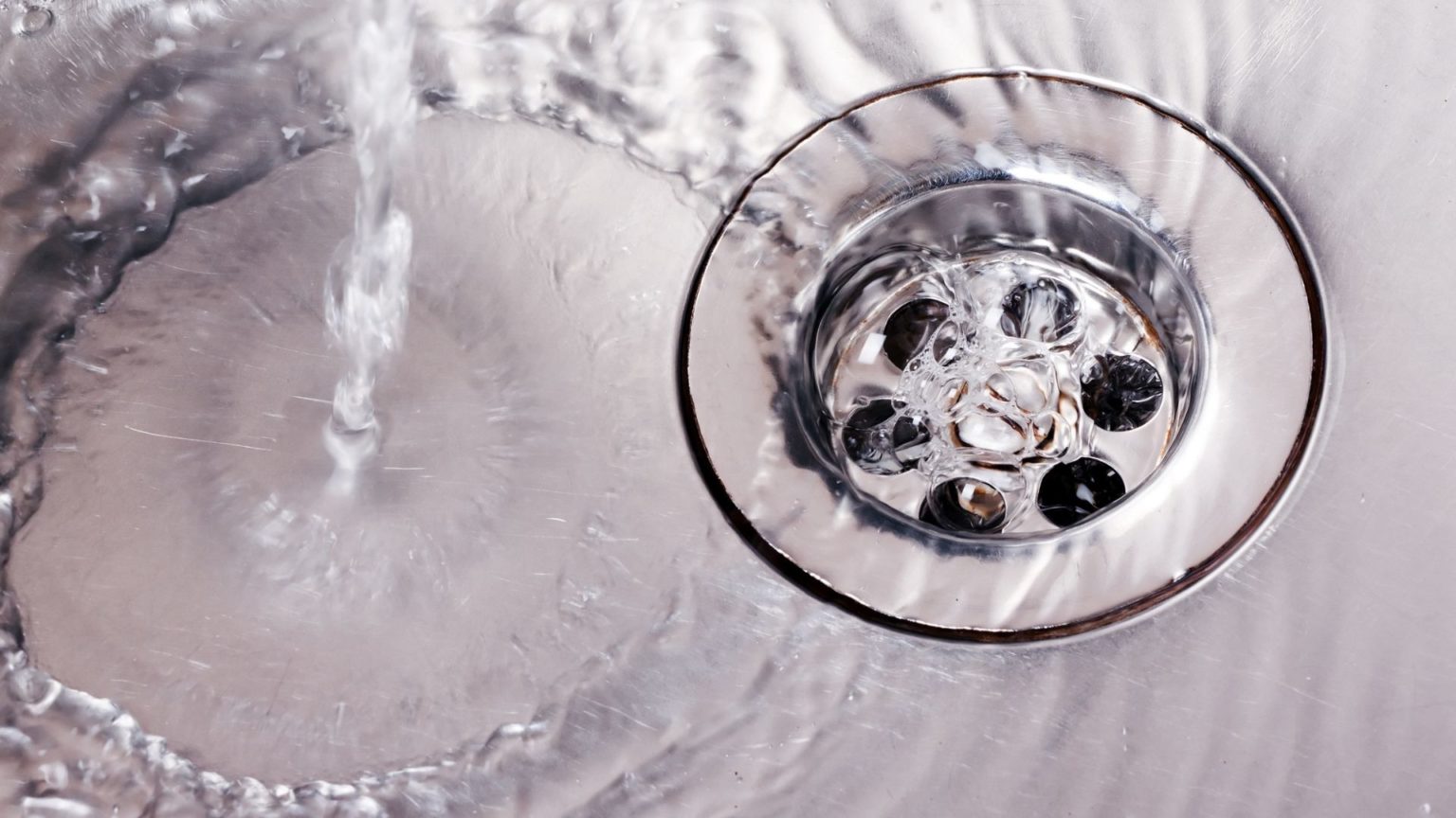 Can Bleach Be Poured Down the Drain? Kitchenfeeds