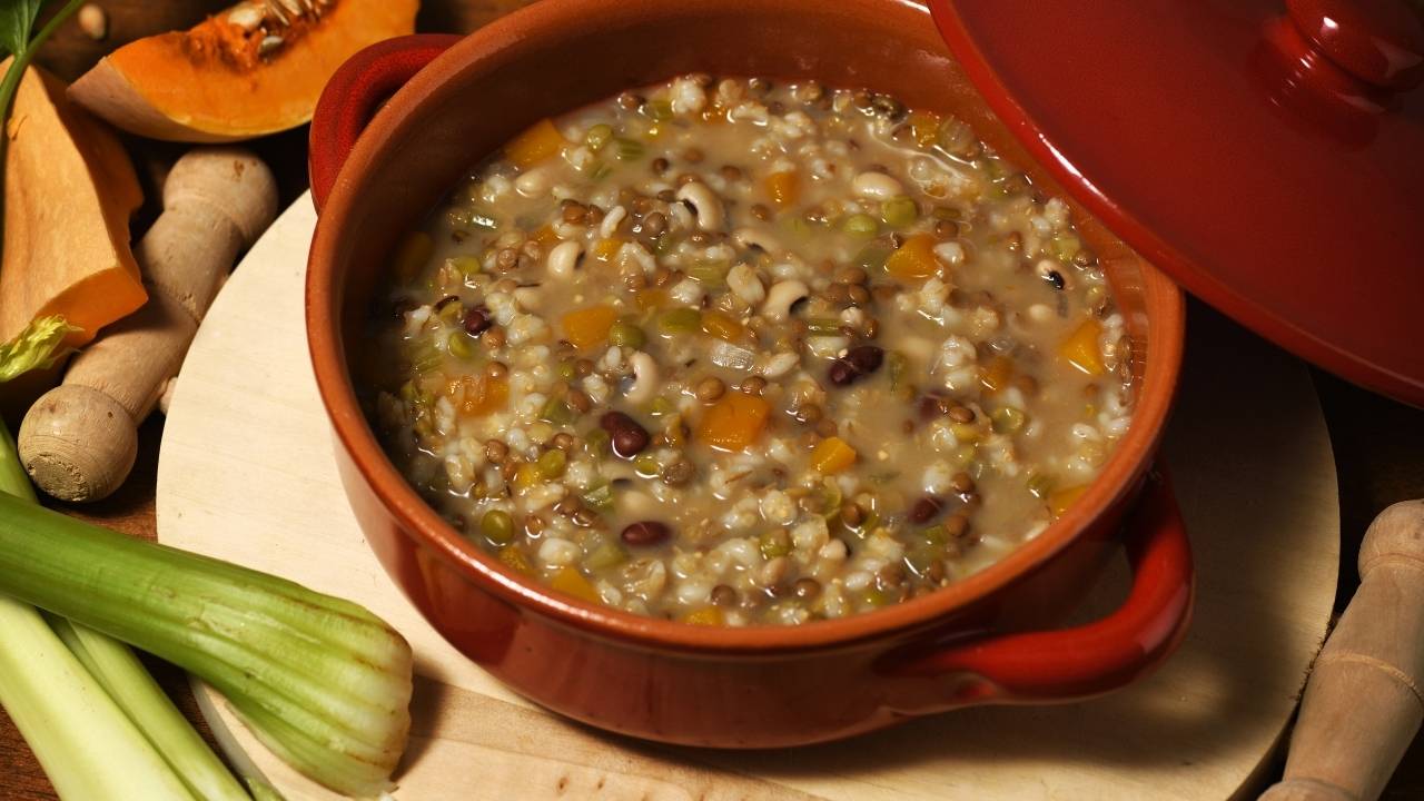 5 Double Boiler Substitute & How to Melt Chocolate Without It