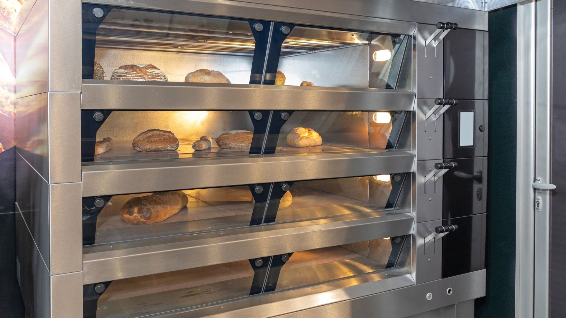 Top 5 Best Commercial Ovens for Baking Bread (2023) Kitchenfeeds